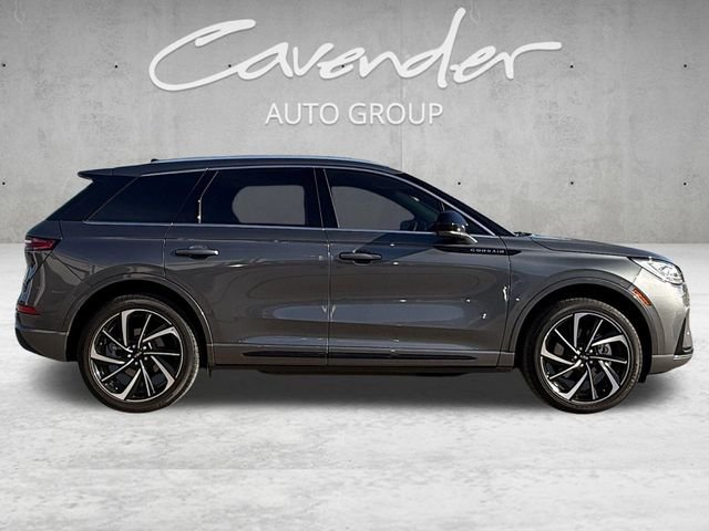 Used 2024 Gray Lincoln Grand Touring image 17