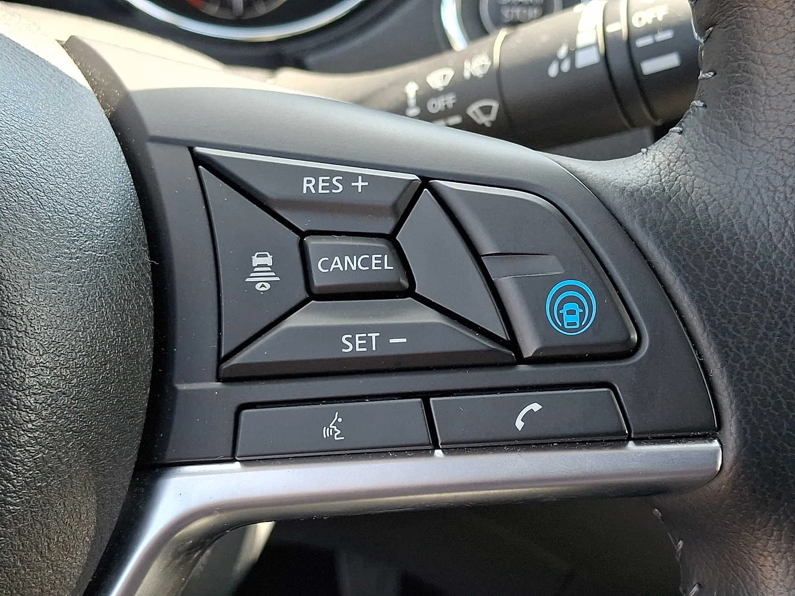 Used 2022 Black Nissan SL AWD Xtronic CVT image 22