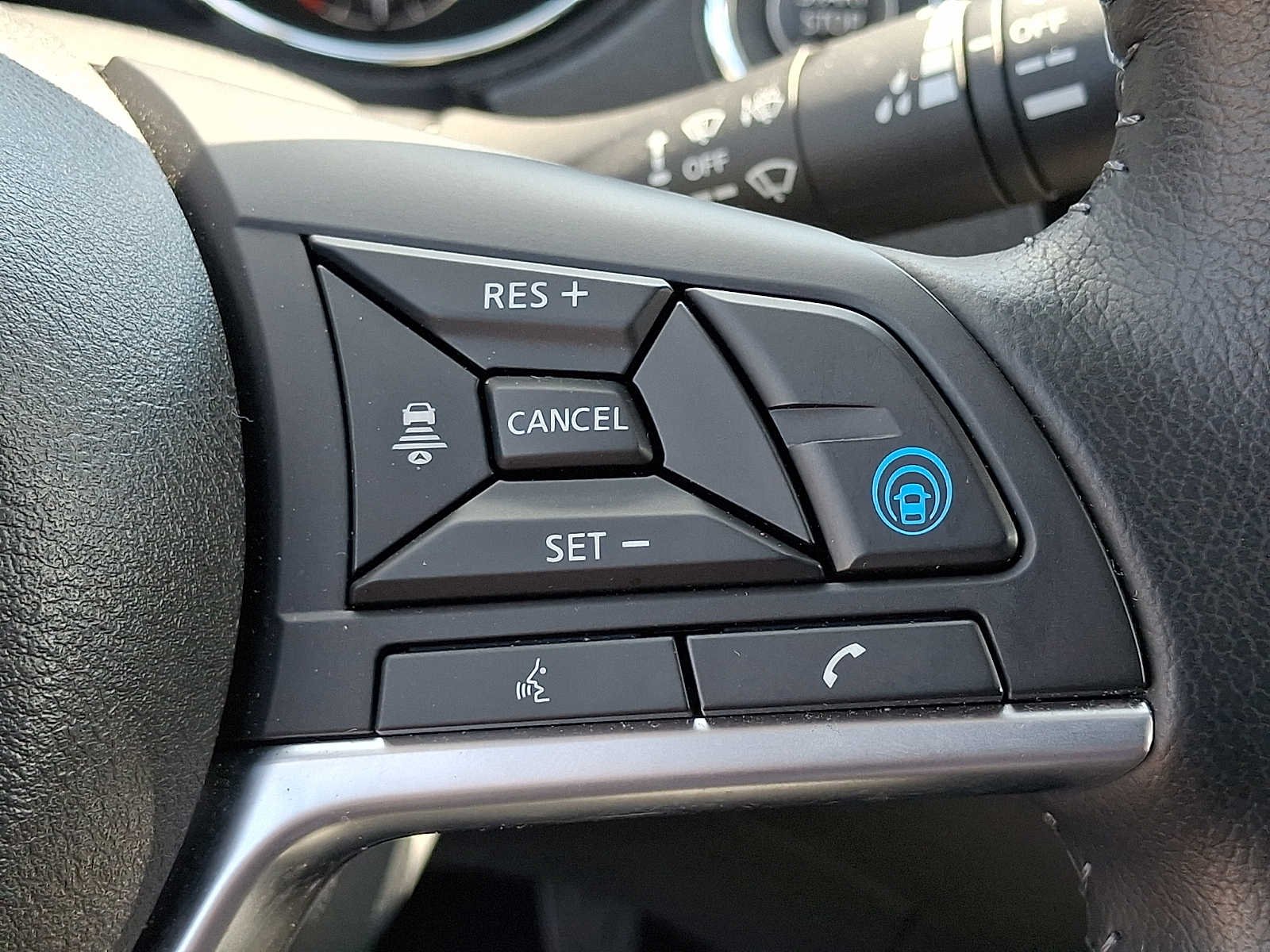 Used 2022 Black Nissan SL AWD Xtronic CVT image 22