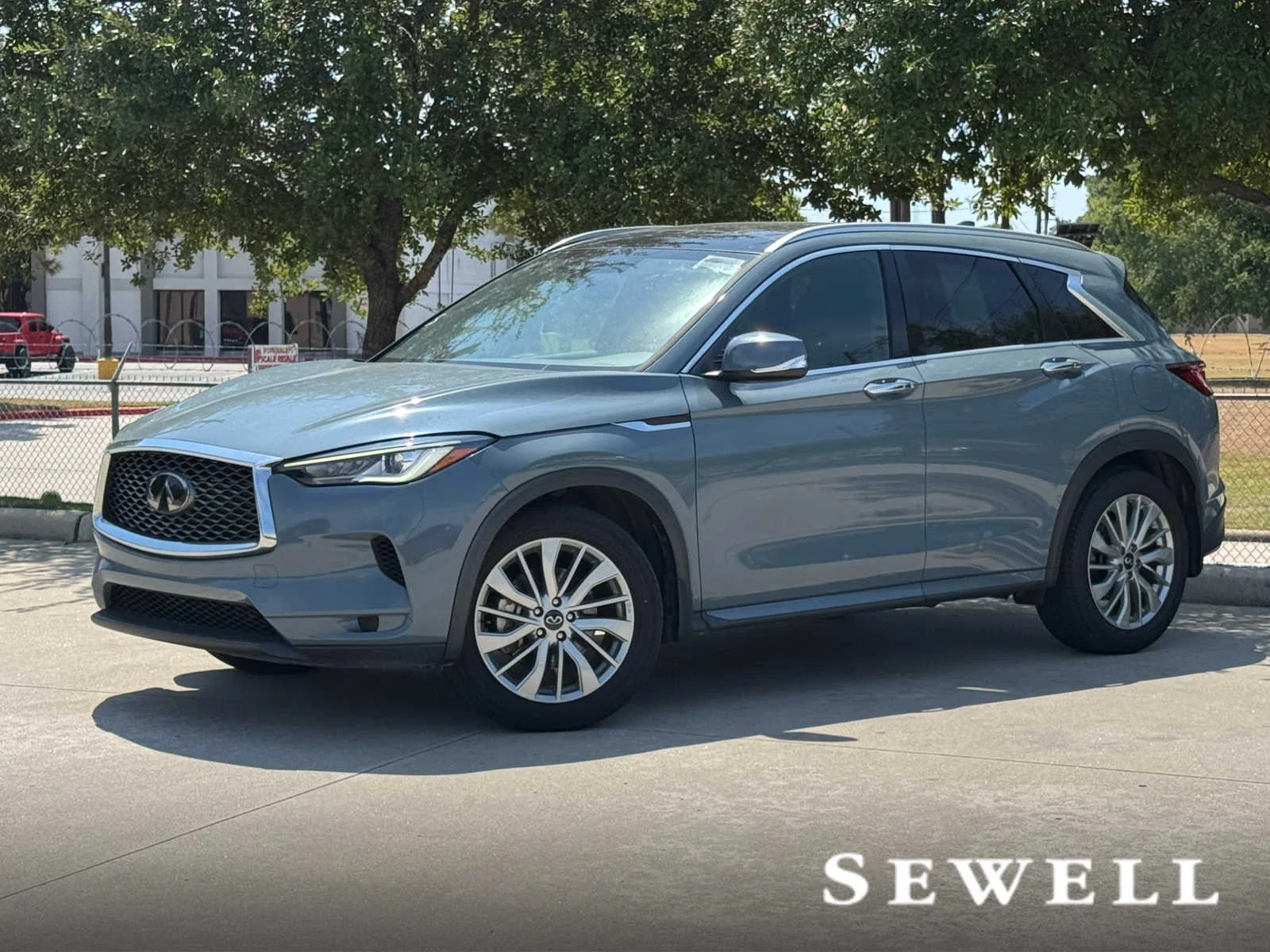 2023 INFINITI QX50 LUXE