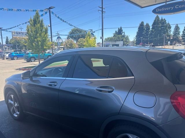 Used 2018 Gray Mercedes-Benz GLA 250 image 4