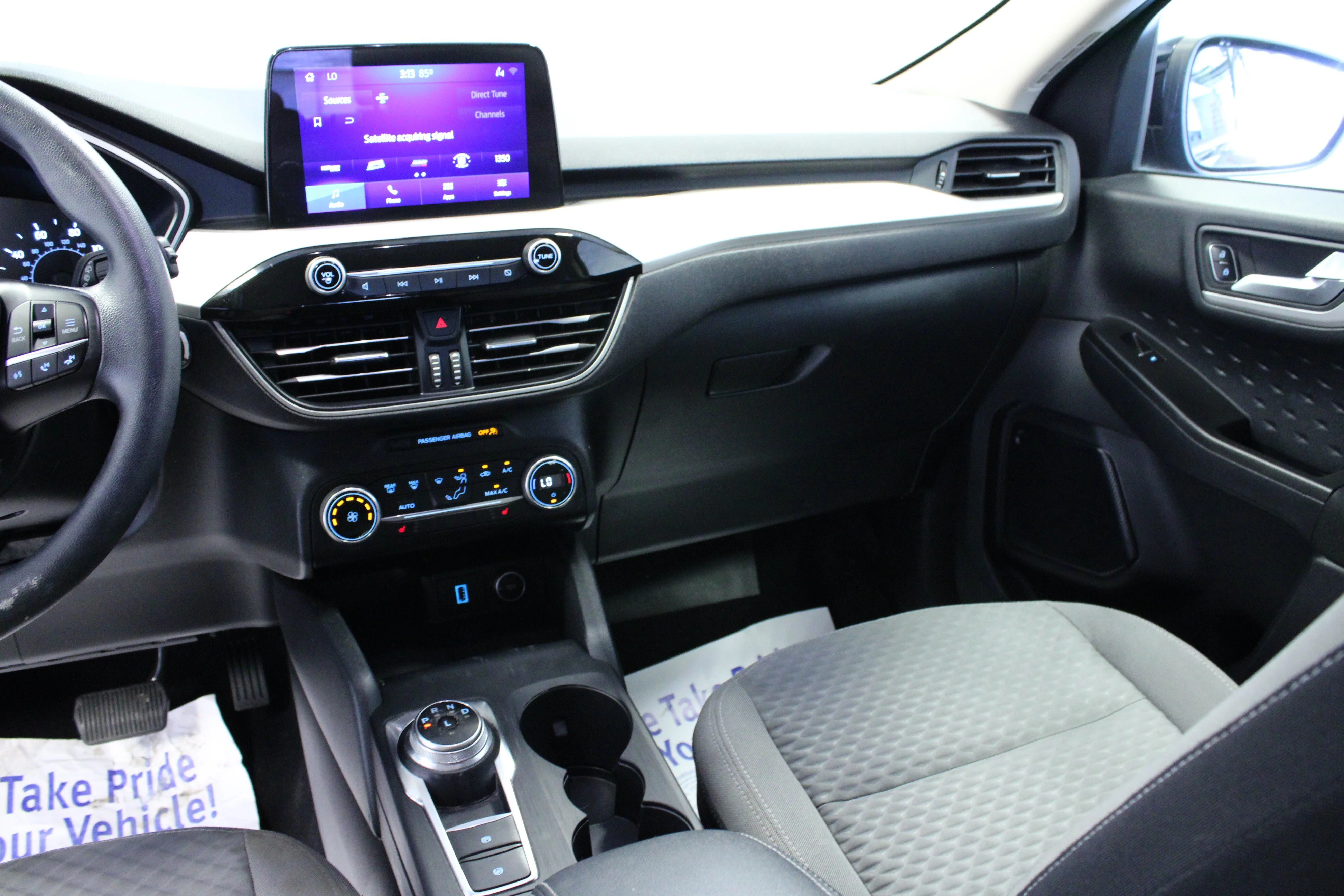 Used 2020 Black Metallic Ford SE image 19