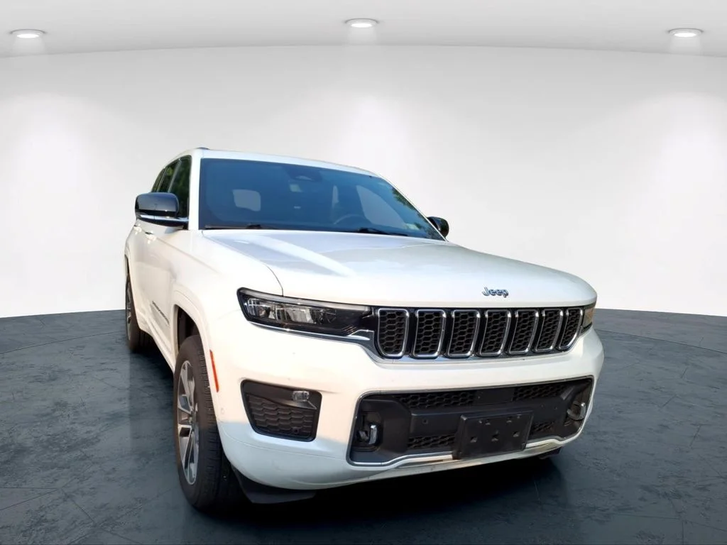 Used 2023 White Jeep Overland image 8