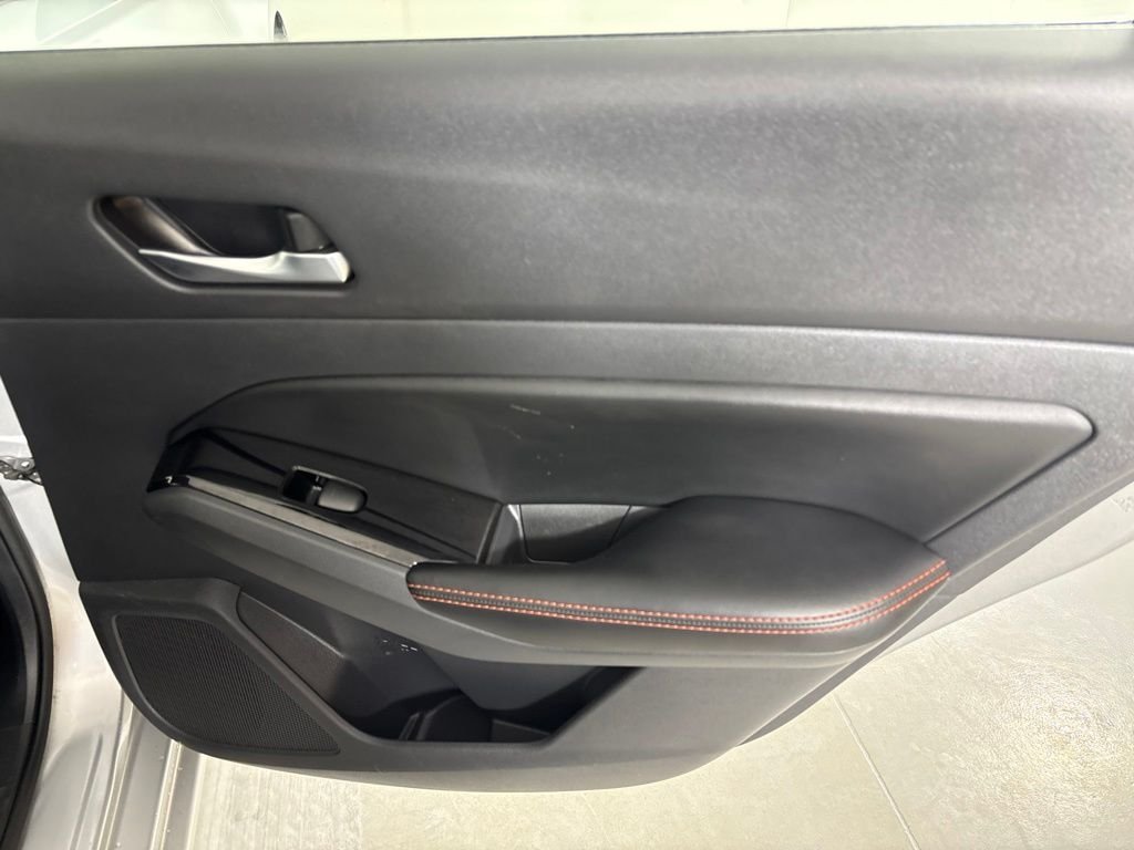 Used 2024 Silver Nissan 2.5 SR image 21