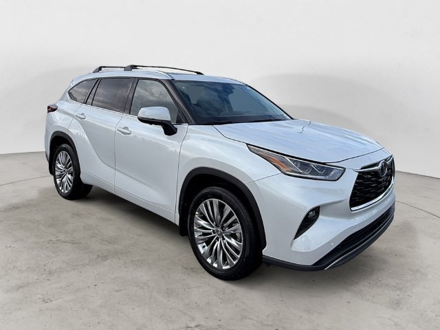 New 2026 Wind Chill Pearl <sup>1</sup> Toyota Platinum image 3