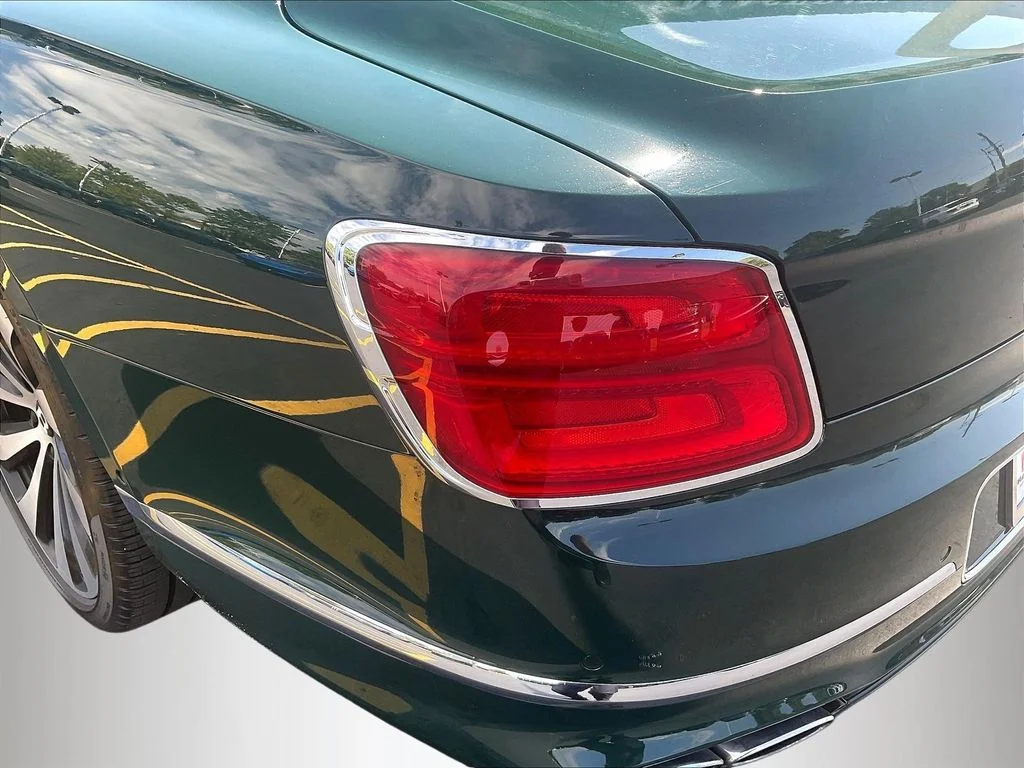 Used 2022 Viridian by Mulliner Bentley V8 image 23