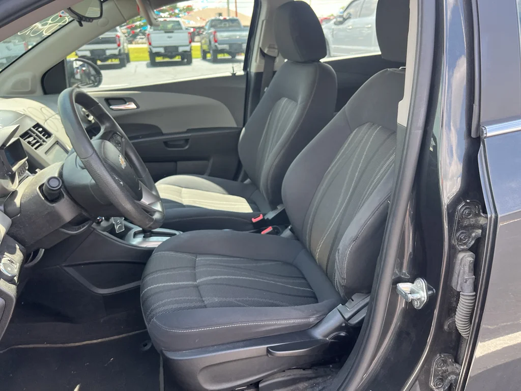 Used 2016 Nightfall Gray Metallic Chevrolet LT image 10
