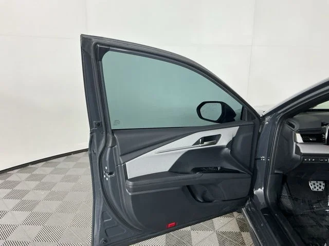 Used 2025  Toyota SE image 12