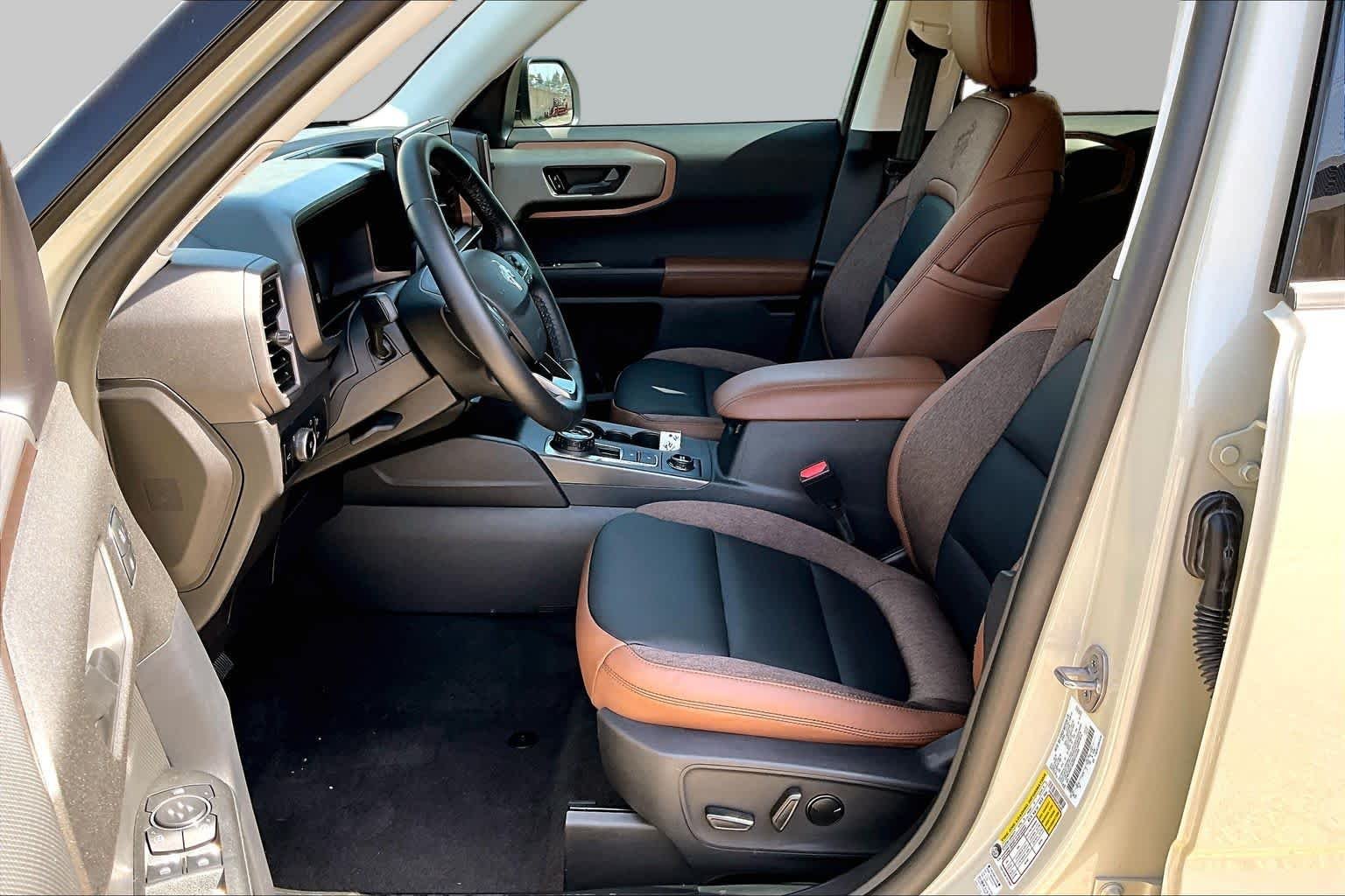 Used 2025 Desert Sand Ford Outer Banks image 8