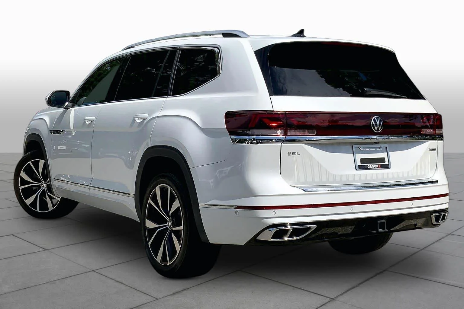 Used 2024 Opal White Pearl Volkswagen 2.0T SEL Premium R-Line image 12