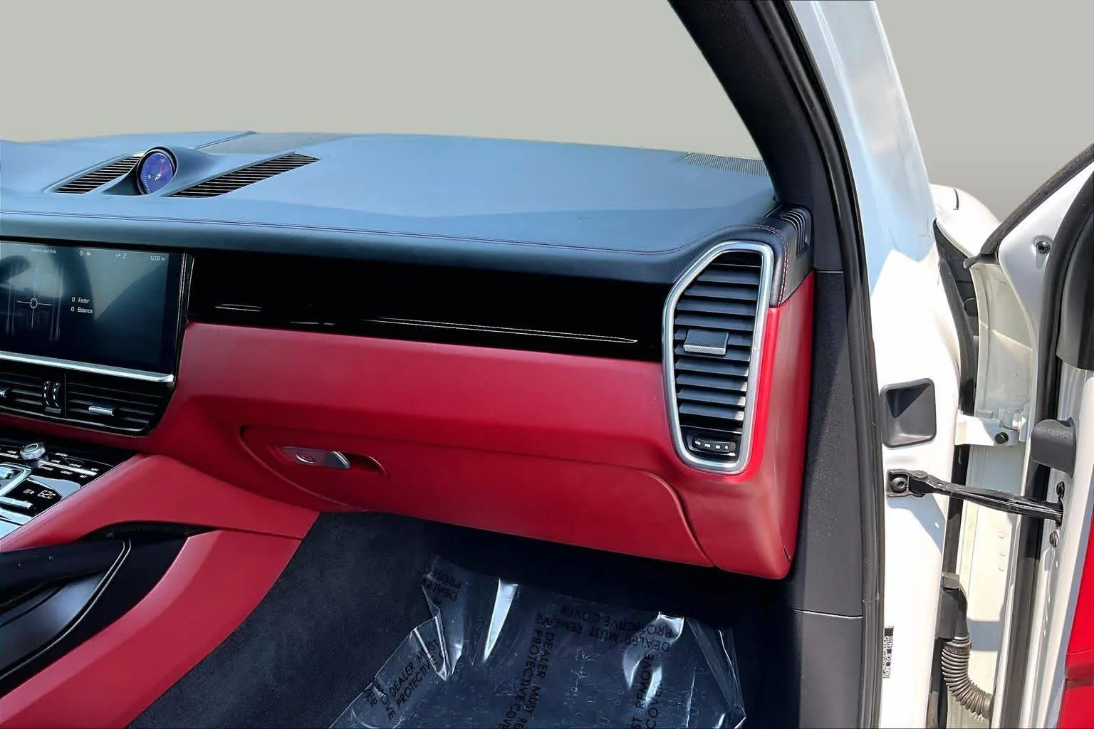 Used 2020 White Porsche  image 19