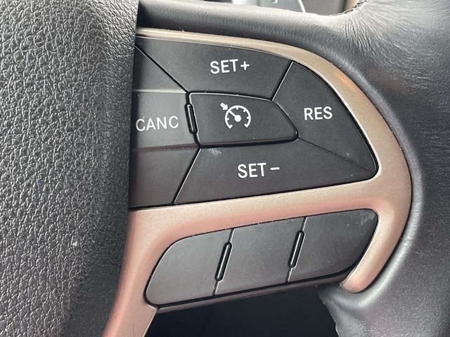 Used 2017 Crystal Metallic Jeep Laredo image 14