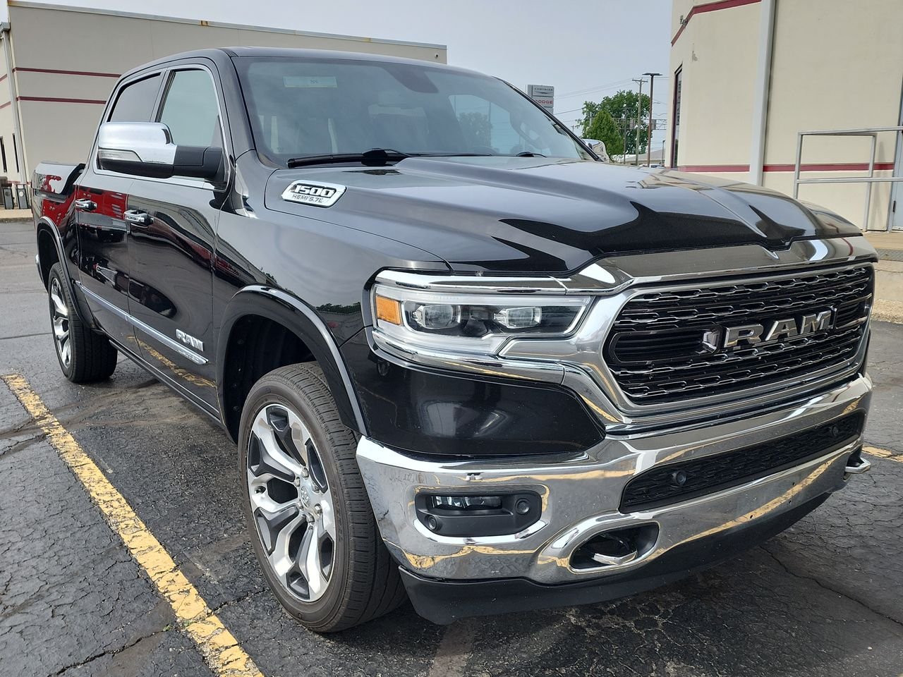 2019 RAM 1500 Limited Crew Cab 4x4 5'7" Box's photo