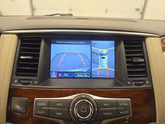 Used 2017 White INFINITI Base image 30