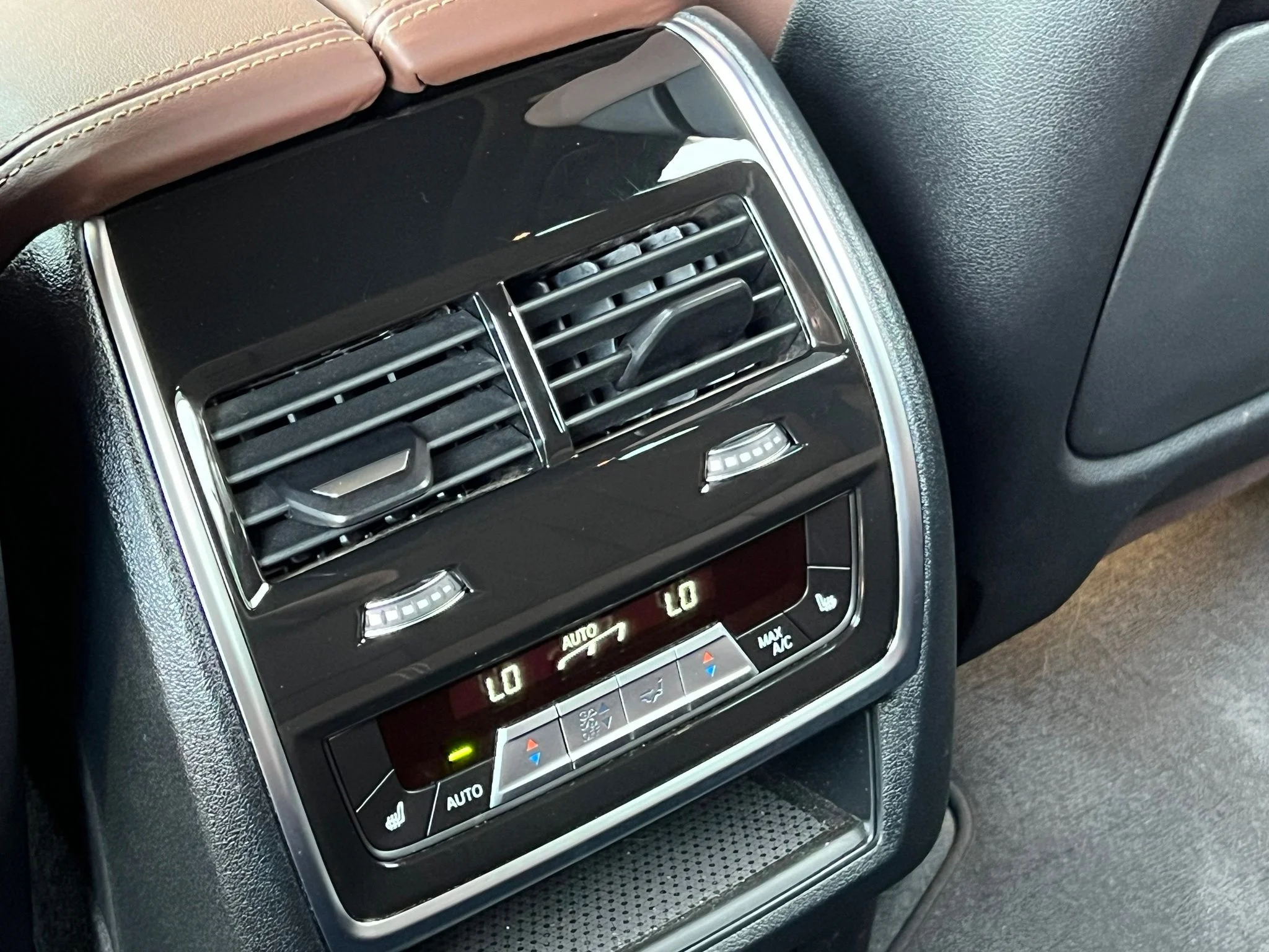 Used 2024 Gray BMW M60i image 19