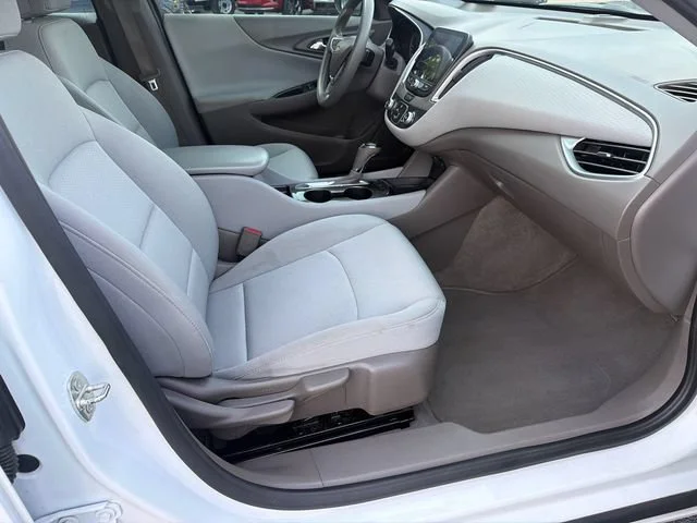 Used 2020 SUMMIT WHITE Chevrolet LS image 13