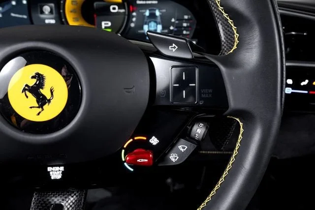 Used 2024 Giallo Triplo Strato Ferrari  image 36