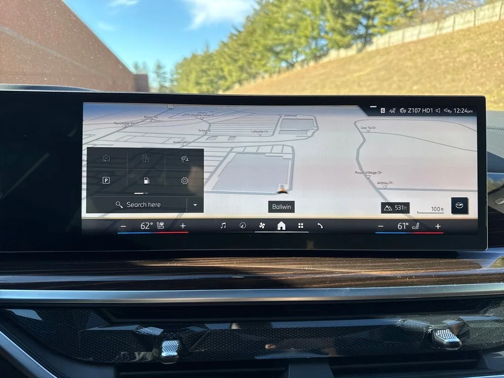 New 2026 White BMW xDrive40i image 17