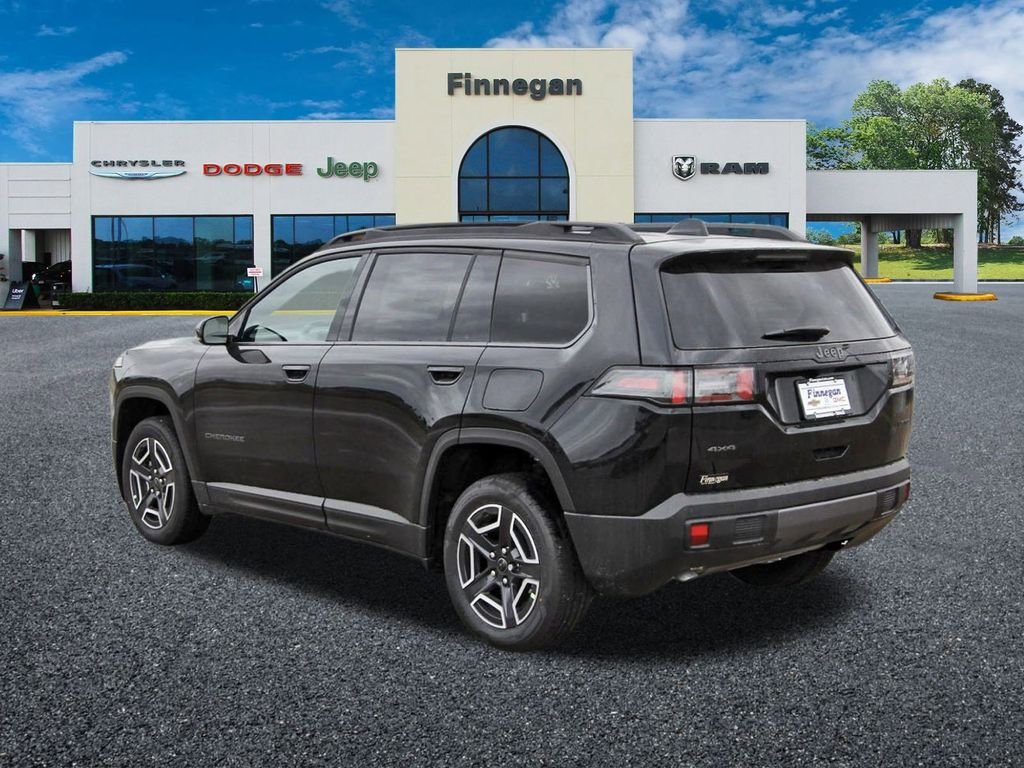 New 2026 Diamond Black Crystal Pearl-Coat Exterior Paint Jeep Limited image 4
