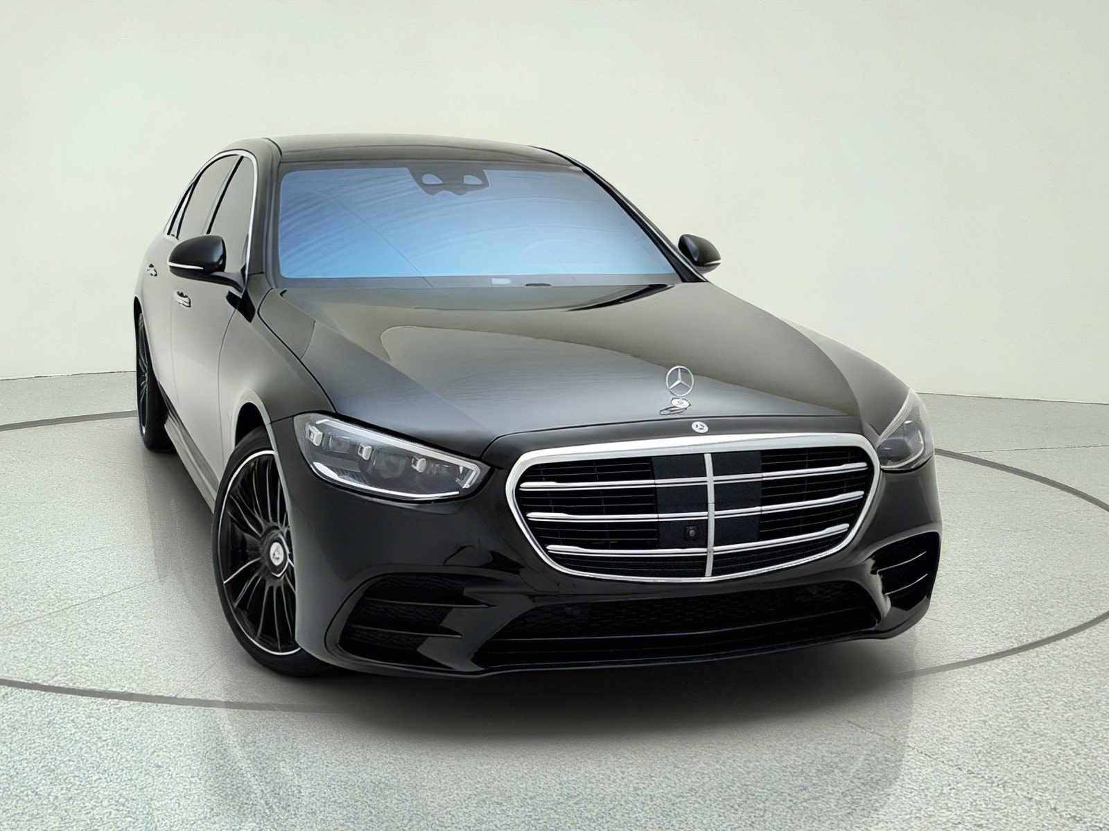 Certified Used 2022 Black Mercedes-Benz S 580 image 6