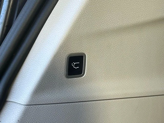 2022 Chrysler Voyager LX - Photo 39