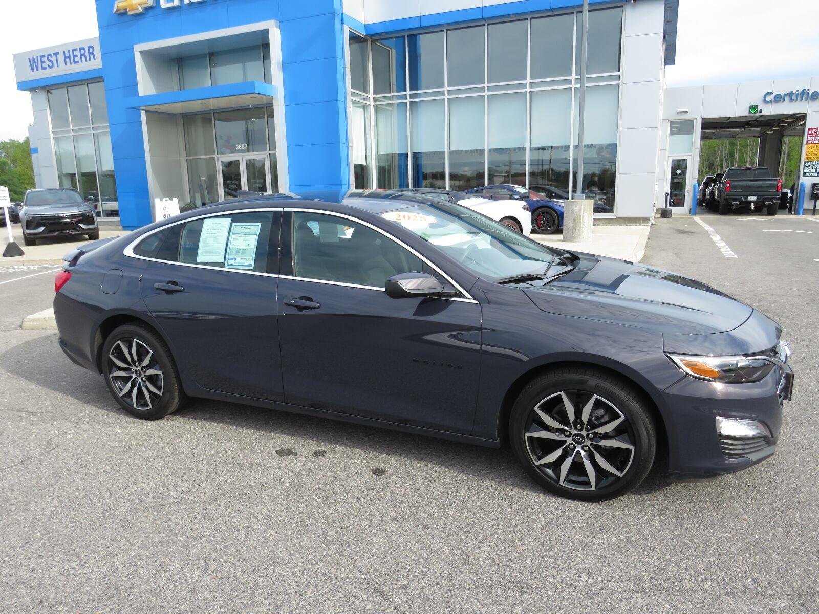 Used 2025 Night Shade Metallic Chevrolet RS image 4