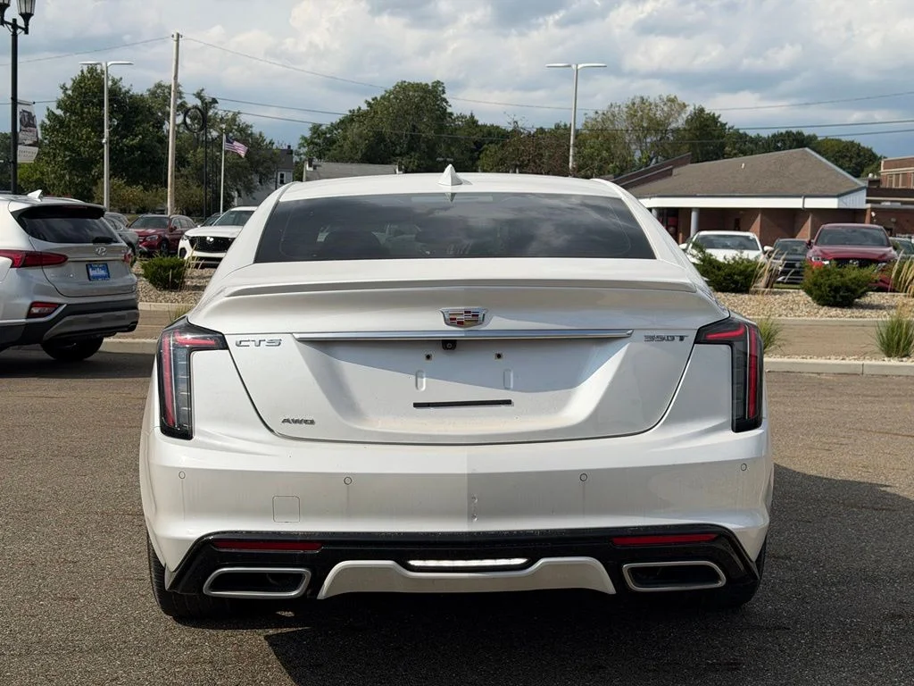 Used 2020 White Cadillac Sport image 17