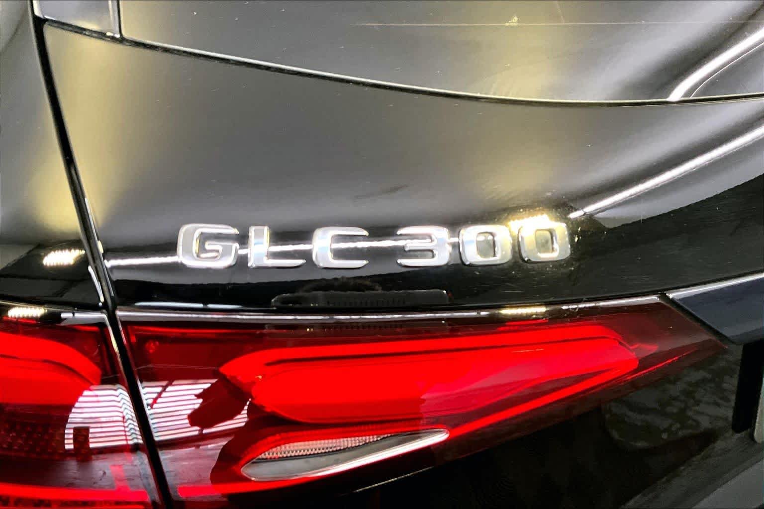 Used 2023 Black Mercedes-Benz GLC 300 image 10