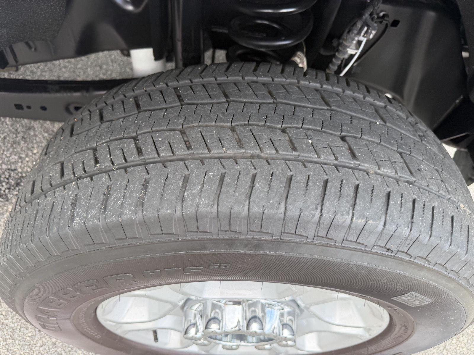 Used 2025 Oxford White Ford XLT image 40