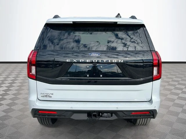 New 2026 Silver Metallic Ford Active image 5