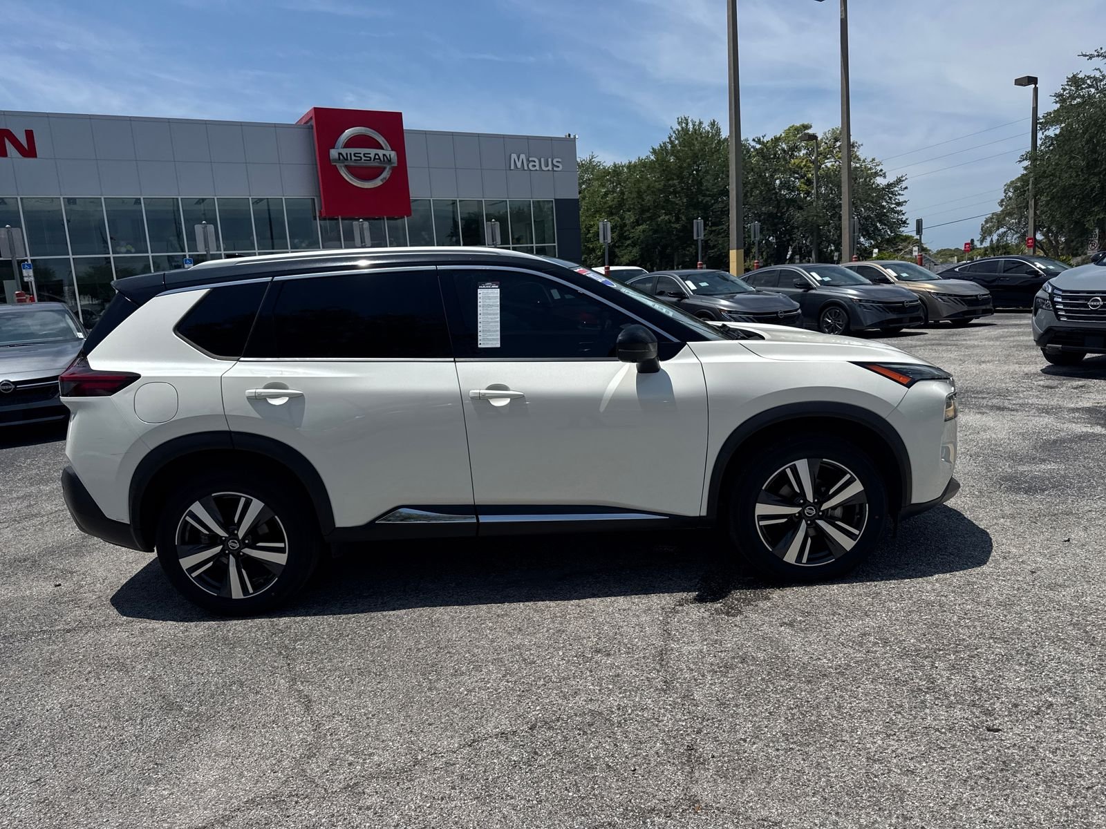 Certified Used 2021 White Nissan SL image 4