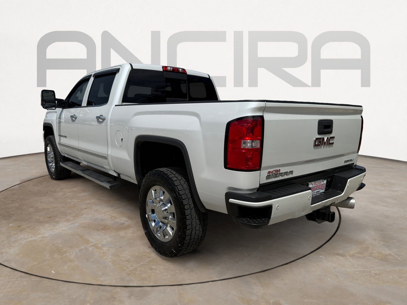 Used 2019 WHITE FROST TRICOAT GMC Denali image 8
