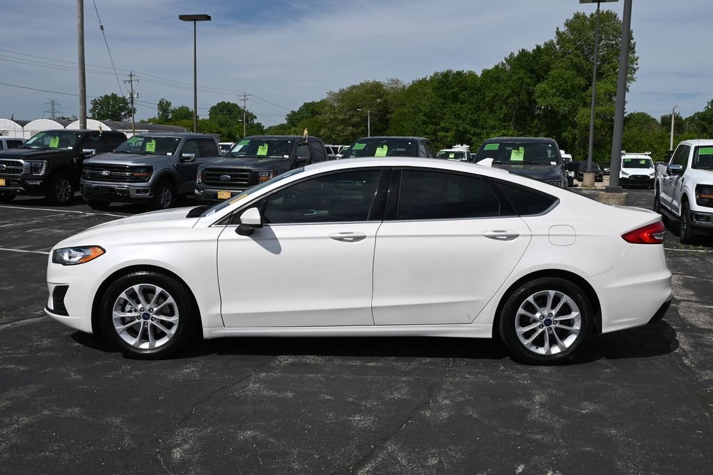 Certified Used 2020 White Platinum Clearcoat Metallic Ford SE image 4