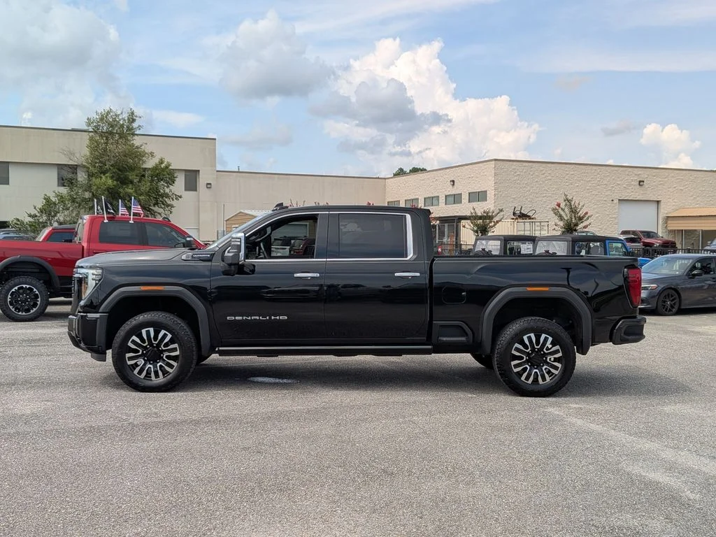 Used 2025 Black GMC Denali Ultimate image 2