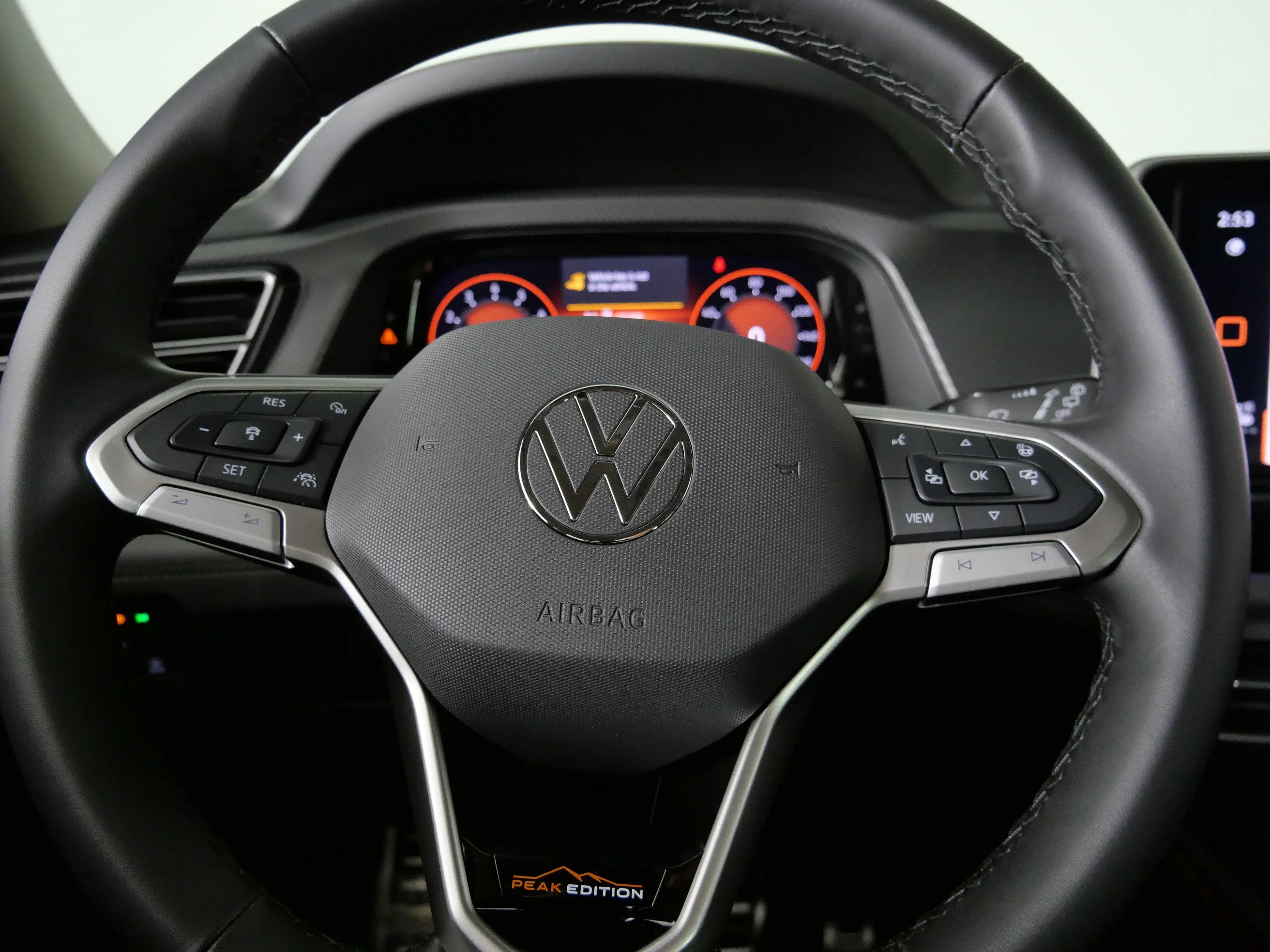 New 2026 Pure Gray Volkswagen 2.0T Peak Edition image 24
