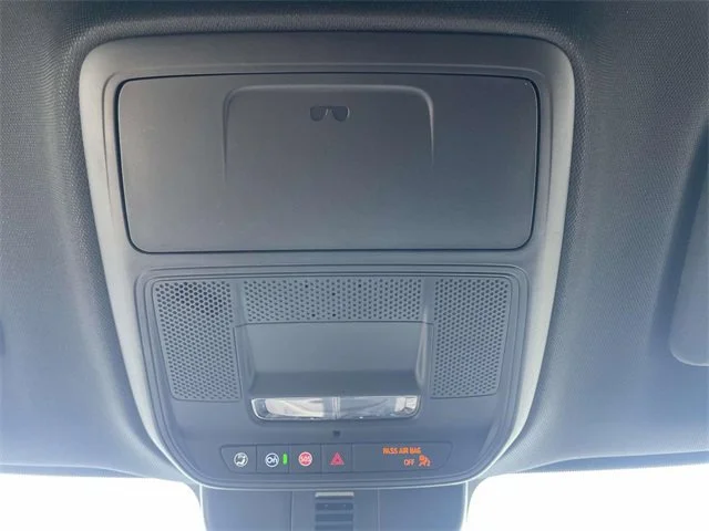 New 2025 Summit White GMC Elevation image 35