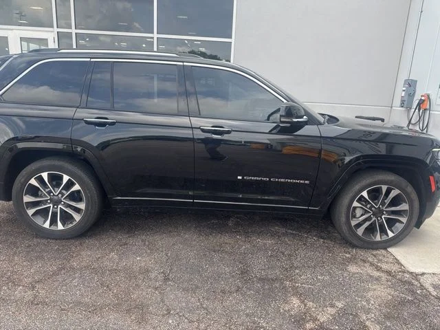 Used 2023 Black Jeep Overland image 2