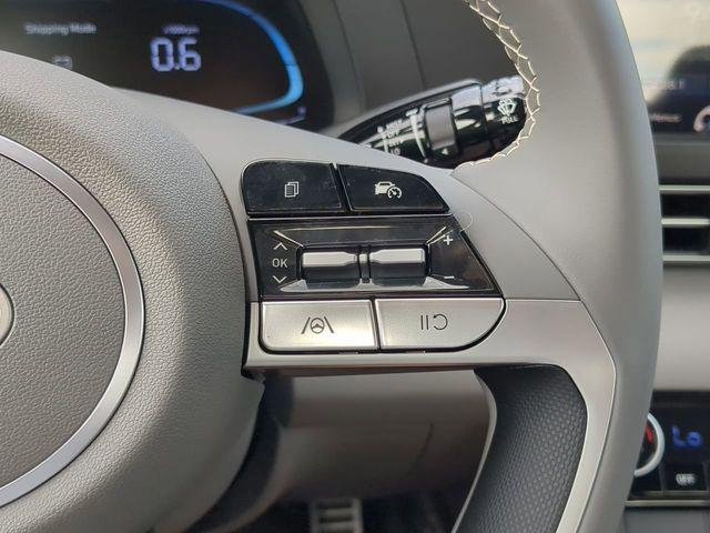 New 2025 White Hyundai SEL Sport image 23