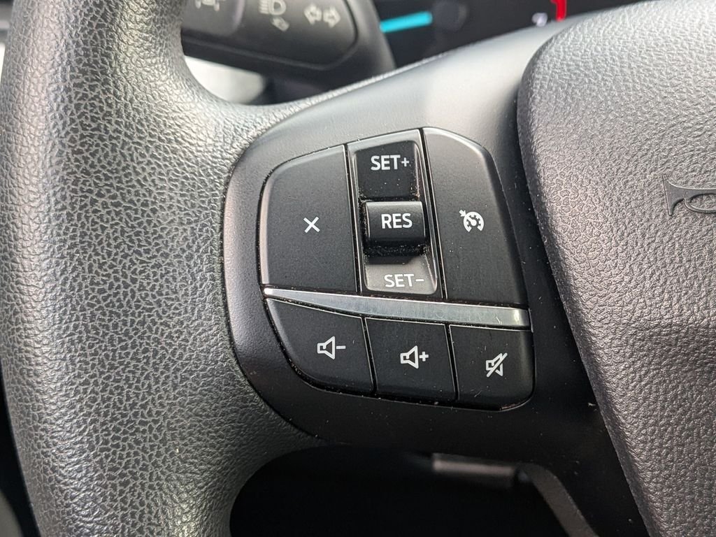 Used 2023 Green Ford XLT image 22