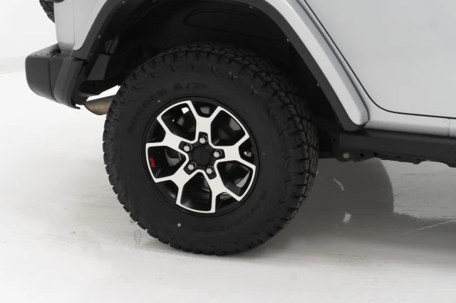 Used 2022 Silver Zynith Clearcoat Jeep Unlimited Rubicon image 6