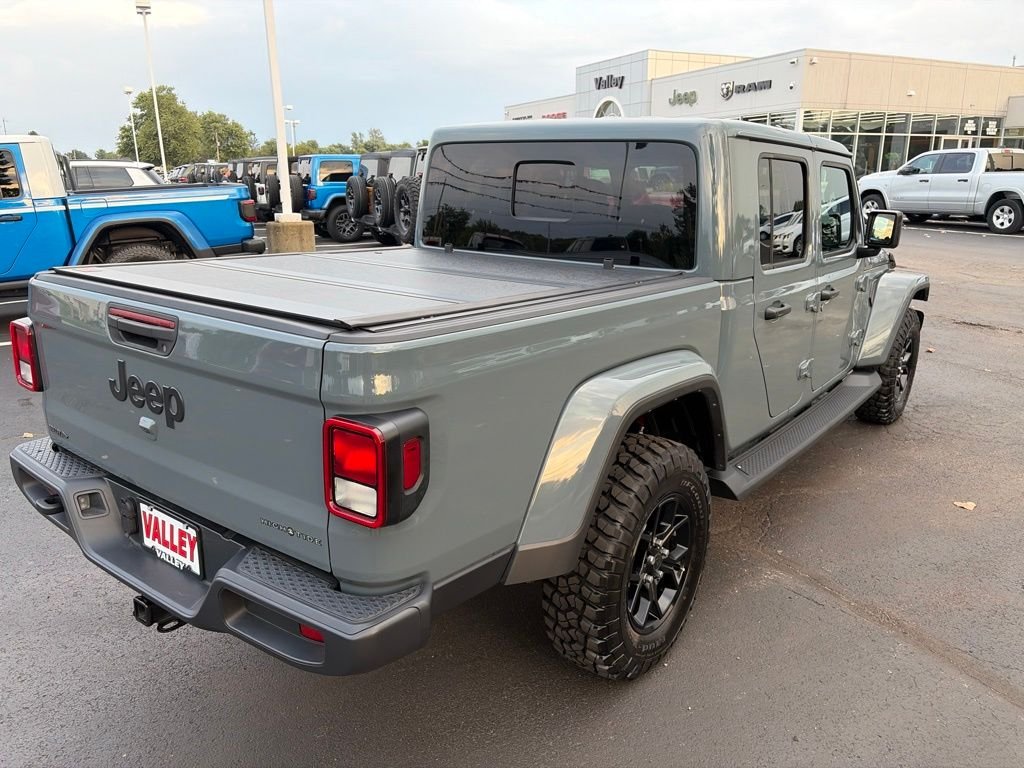 Certified Used 2025 Gray Jeep High Tide image 7