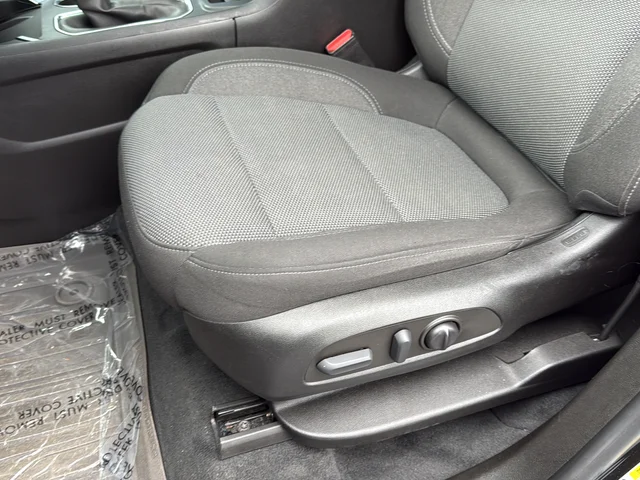 Used 2022 Black Chevrolet LT image 18