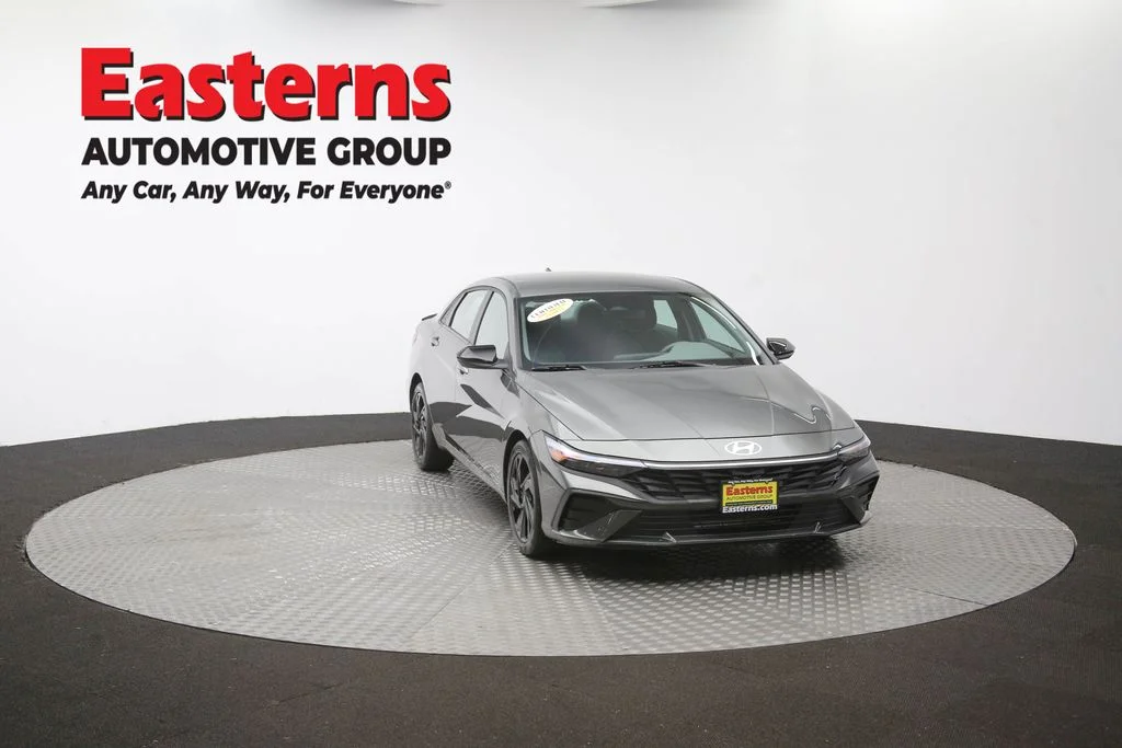 Used 2026 Gray Hyundai SEL Sport image 51