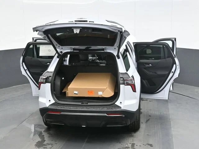New 2026 Polar White Tricoat Chevrolet RS image 27