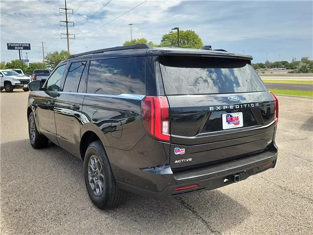 Used 2025 Agate Black Metallic Ford Active 4x2 image 2