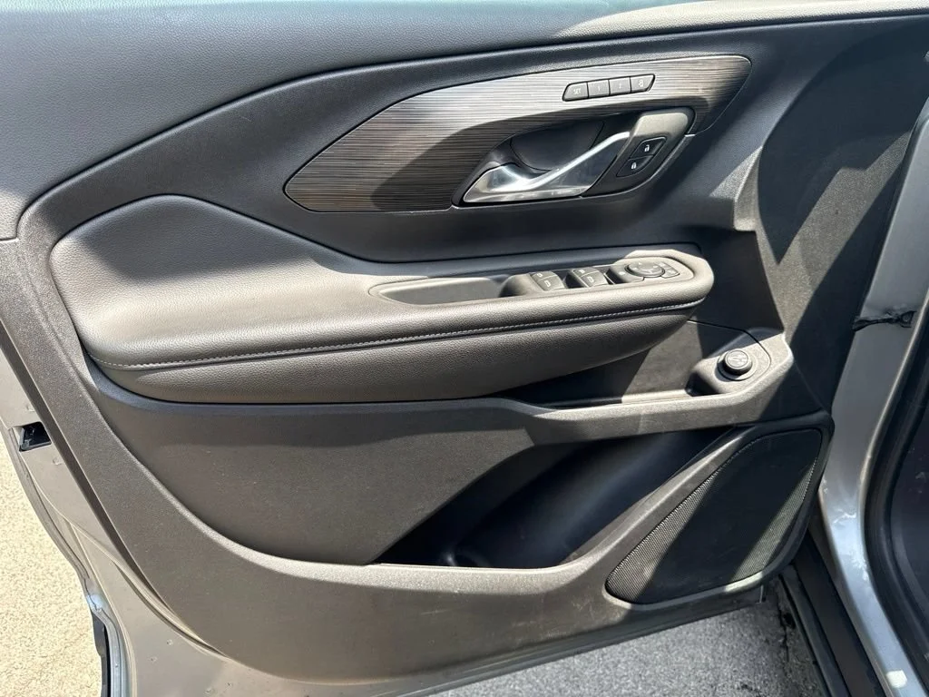 Used 2023 Sterling Metallic GMC SLT image 20