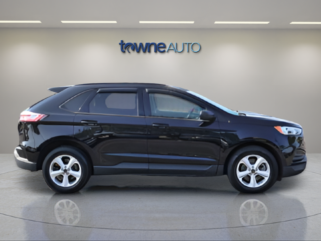 Used 2024 Black Metallic Ford SE image 7
