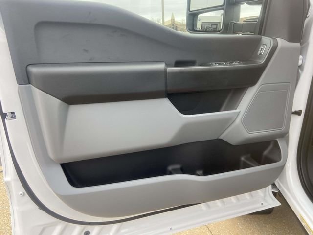 New 2026 Oxford White Ford XL image 12