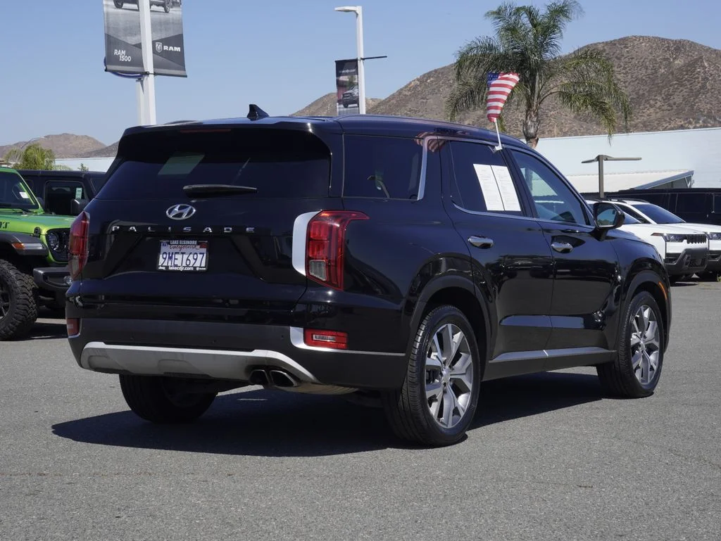 Certified Used 2022 Black Hyundai SEL image 3