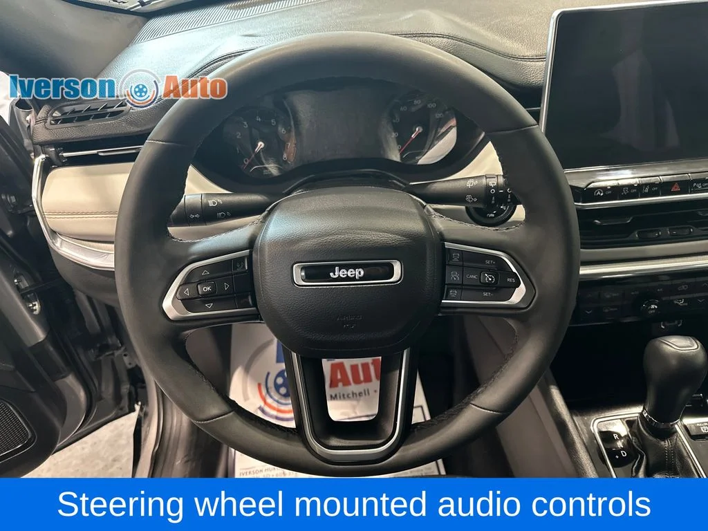 Used 2023 Silver Jeep Limited image 17